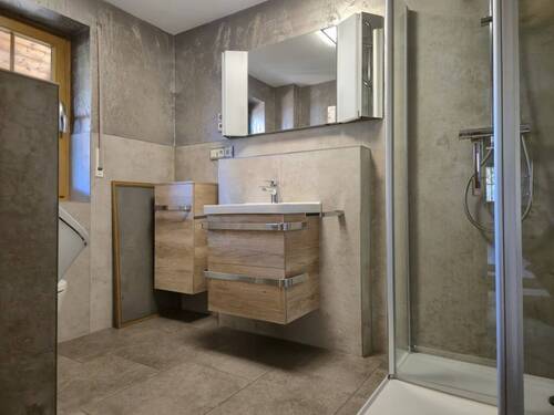 Badezimmer im EG - Einfamilienhaus mit 172,00 m&sup2; in Alach zum Kaufen