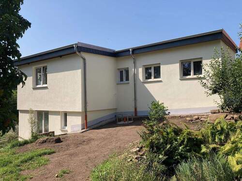 Ostansicht vom Garten - 6 Zimmer Einfamilienhaus in Dorfhain