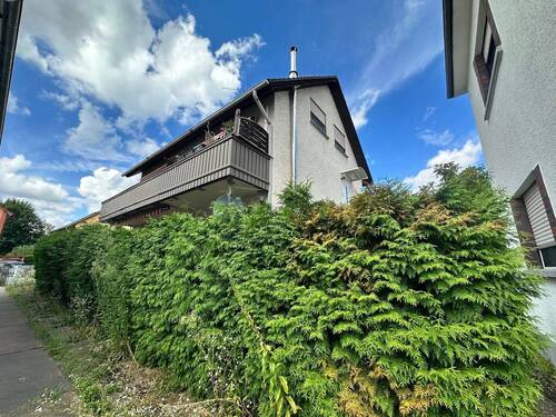 Hausansicht Vorderhaus - BEBAUTES GRUNDSTÜCK MIT GROSSEM ENTWICKLUNGSPOTENZIAL