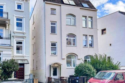 Ansicht_vorn - Stuck, Dielen & Licht - Altbau mit Charakter und Renovierungspotenzial für deinen Wohntraum