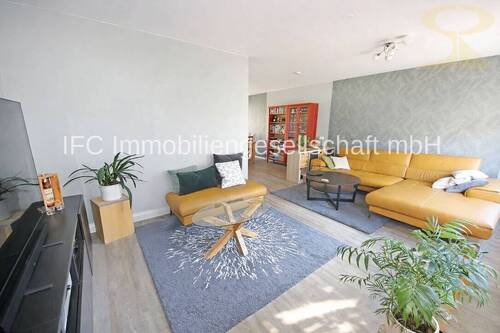 Wohnzimmer im EG - Doppelhaushälfte mit 113,00 m&sup2; in Dessau-Roßlau zum Kaufen