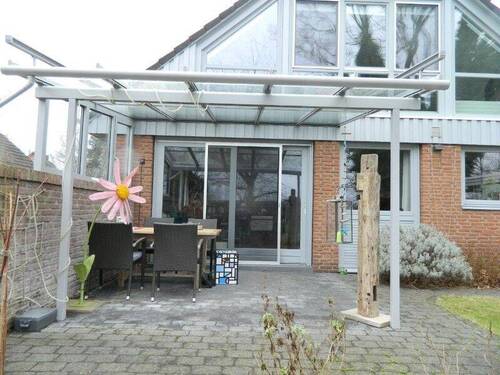 gr.Terrasse mit autm. Beschattung - 