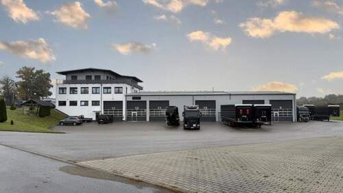 Hauptgebäudeansicht-Feld - Moderne Gewerbehallen mit Büro, Verwaltung und separate Kalthalle
