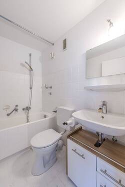 Badezimmer - Etagenwohnung mit 36,00 m&sup2; in Stuttgart / Hedelfingen zum Kaufen