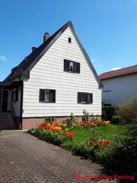 Vorderansicht Garten - Grundstück in Dachau