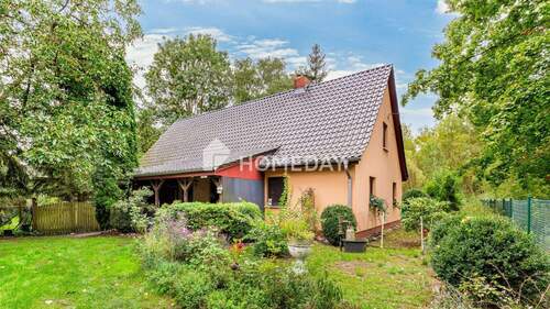 Außenansicht 2 - Rückzugsort in absolut ruhiger Lage - Einfamilienhaus mit 5 Zimmern und großem Grundstück