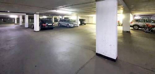 Tiefgarage. - 