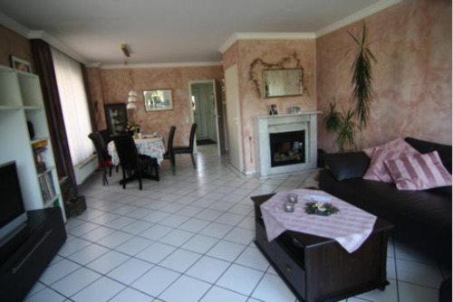 Wohnzimmer - 6 Zimmer Doppelhaushälfte in Neuss