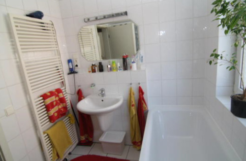 Badezimmer - Doppelhaushälfte mit 136,00 m&sup2; in Neuss zur Miete