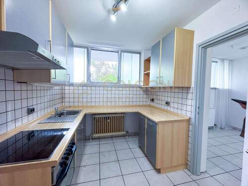 Gemütliche, helle Küche - 
