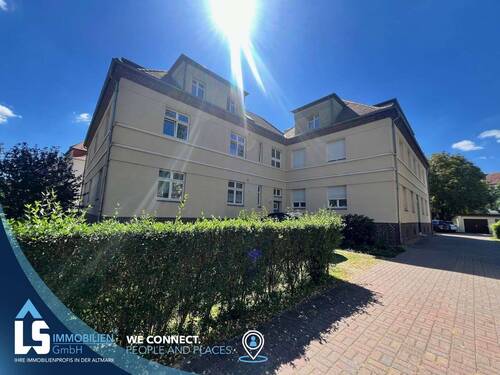 Hausansicht - 3 Zimmer Etagenwohnung zum Kaufen in Stendal