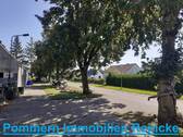Gehweg und Straße am Grundstück.jpg - Am Dorfrand mit Ruhe und viel Landluft !!!