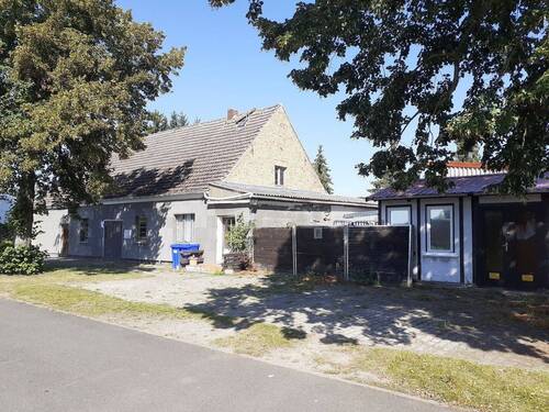 Blick auf das Lagegebäude.jpg - 4 Zimmer Mehrfamilienhaus, Wohnhaus zum Kaufen in Krien