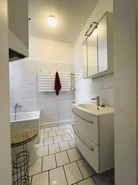 Badezimmer (2) - 2 Zimmer Etagenwohnung in Essen / Frohnhausen