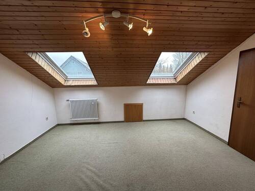 Kinderzimmer/Bodenraum - 