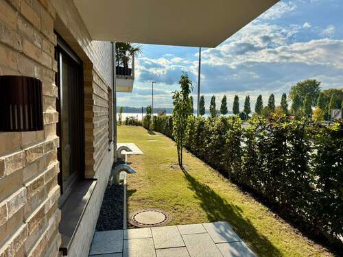 Blick Richtung Schulauer Hafen Westterrasse - 
