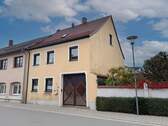 Aussen I - 5 Zimmer Mehrfamilienhaus, Wohnhaus zum Kaufen in Stamsried