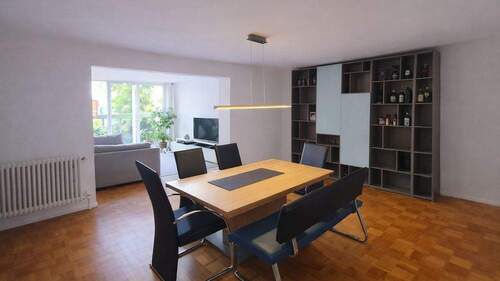 Beispiel offener Essbereich mit Zugang in den Wintergarten - 