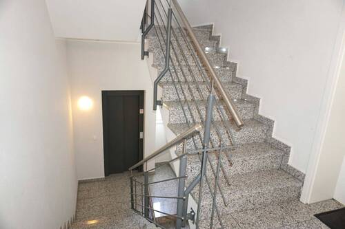 Treppenhaus - Etagenwohnung mit 77,00 m&sup2; in Leverkusen zum Kaufen