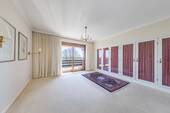 Schlafzimmer mit Balkon - 