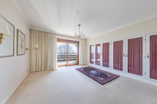 Schlafzimmer mit Balkon - 