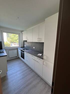 Neue Einbauküche - 4 Zimmer Etagenwohnung zur Miete in Bad Fallingbostel