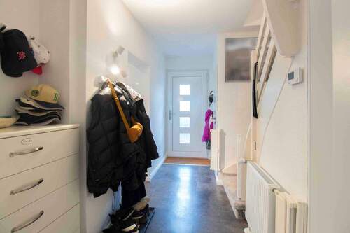 Flur - Reihenmittelhaus mit 116,10 m&sup2; in Quickborn zum Kaufen