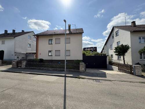 Ansicht - 8 Zimmer Mehrfamilienhaus, Wohnhaus in Steinenbronn