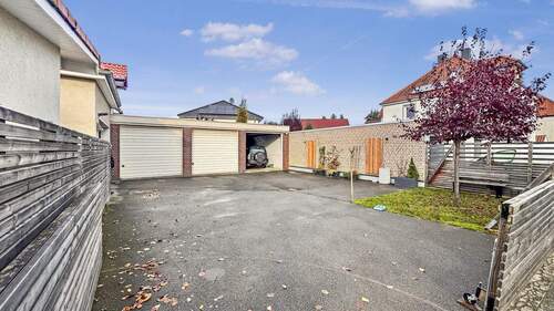 Garagen/Stellplätze - 