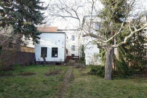 Hausansicht/ Grundstück - 1 Zimmer Mehrfamilienhaus, Wohnhaus zum Kaufen in Großenhain