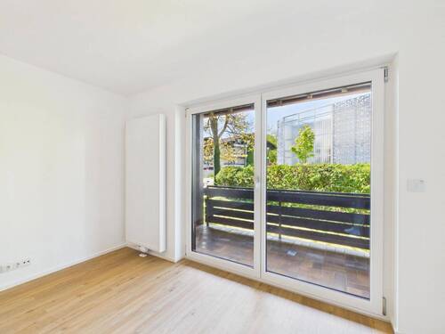 Balkonzugang Wohnzimmer - 2 Zimmer Etagenwohnung in Bad Endorf