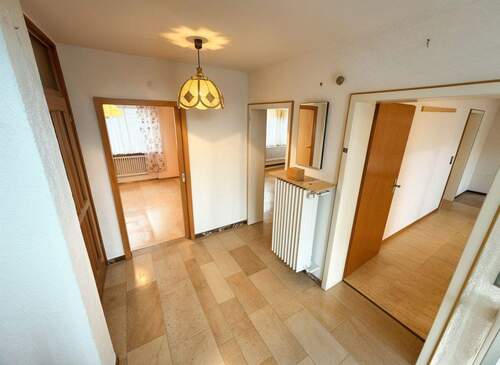 Diele - 7 Zimmer Einfamilienhaus zum Kaufen in Ramstein-Miesenbach