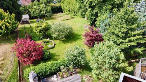 Garten - 1 Zimmer Mehrfamilienhaus, Wohnhaus in Königshain-Wiederau