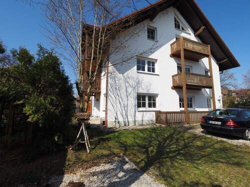 Haus Ansicht Ost - 3 Zimmer Etagenwohnung zur Miete in Palzing