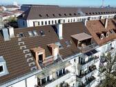 Lichtdurchflutetes DG mit Südost-Balkon - 