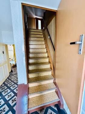Treppe zum 1. OG - 