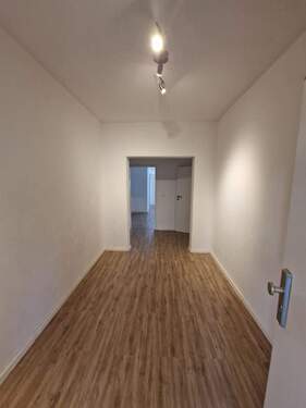 Flur - 2 Zimmer Etagenwohnung zur Miete in Magdeburg