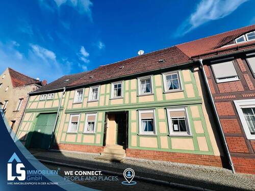 Hausansicht - Zwischen Geschichte und Zukunft - Fachwerkdenkmal sucht Liebhaber!