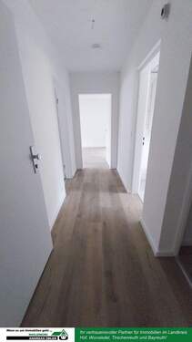 Flur - 2 Zimmer Etagenwohnung zur Miete in Wunsiedel