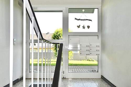 EG Treppenhaus - Etagenwohnung mit 77,00 m&sup2; in Bochum zum Kaufen