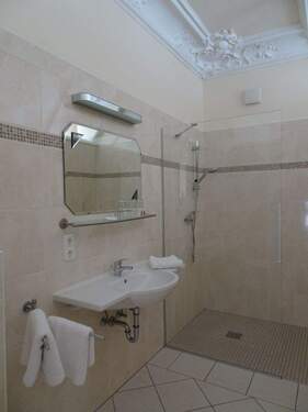 Hotel-Doppelzimmer-Bad - 