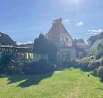 Wohnen & Vermieten unter einem Dach - 3-Parteienhaus mit großem Grundstück (aktuell vermietet) - Lübeck Travemünde