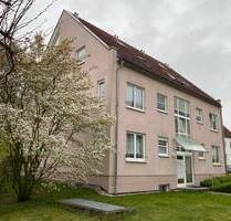 Gut vermietete 2-Zimmerwohnung mit Tiefgarage, Balkon und Weitblick in begehrter Lage von Dresden