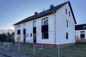 Titelbild - 7 Zimmer Doppelhaushälfte zum Kaufen in Baiersdorf