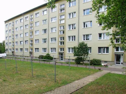 Bild 2 - 2 Zimmer Etagenwohnung zur Miete in Riesa
