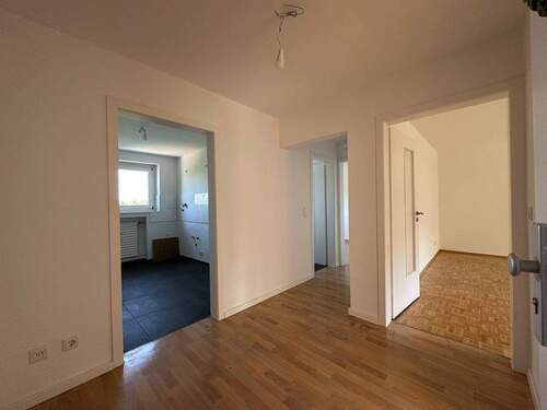 Flur - 3 Zimmer Etagenwohnung zur Miete in Heidenheim an der Brenz