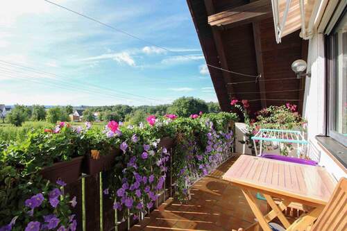 Balkon DG - 1 Zimmer Mehrfamilienhaus, Wohnhaus in Hetzles