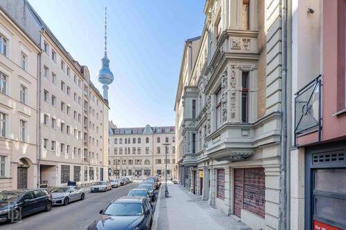 Außenansicht / Nachbarschaft - 4 Zimmer Etagenwohnung zum Kaufen in Berlin