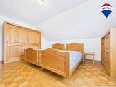 REMAX Immobilien DeLux Einfamilienhaus Schlafzimmer Führweiler Mark Borowicz - 