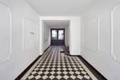 Eingangsbereich des Hauses - 3 Zimmer Etagenwohnung zum Kaufen in Berlin